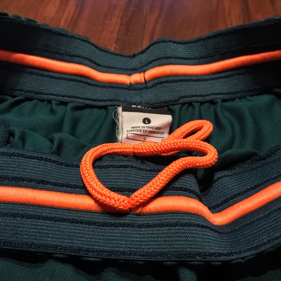 Lebron James - Basketball Shorts - Picture 4 of 4